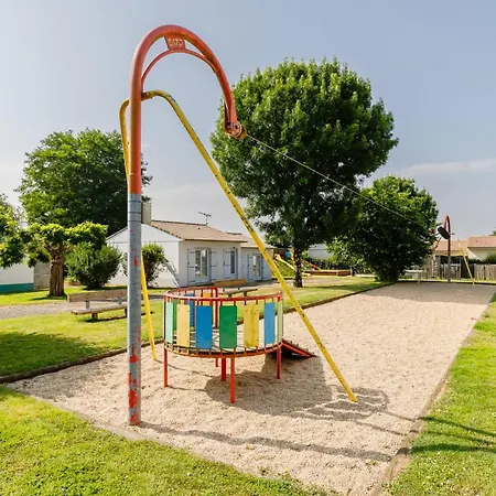24 - Le Paradisier - Village *
